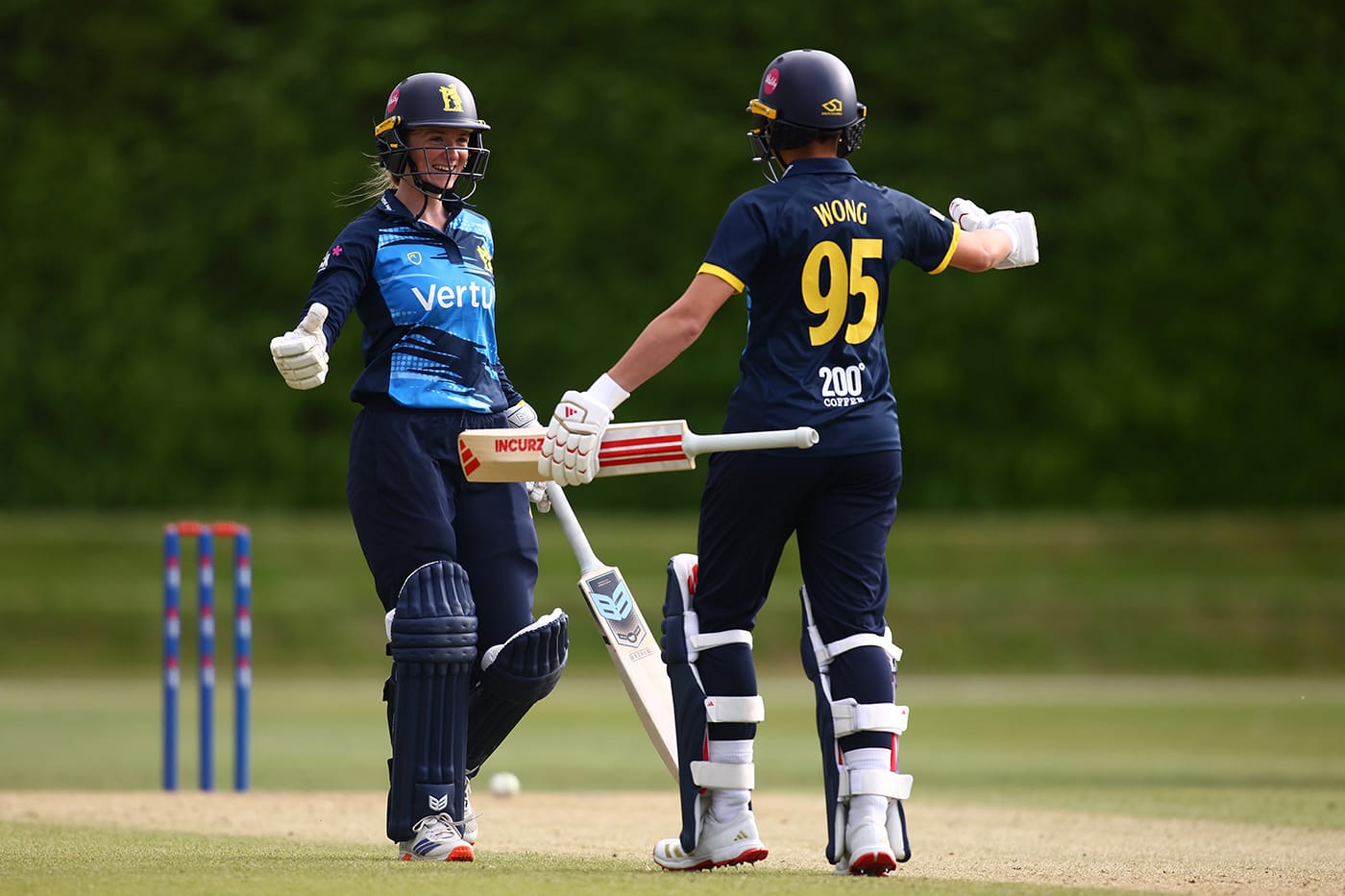 Perrin, Wraith, Ellis lead Warwickshire home in record chase Perrin, Wraith, Ellis lead Warwickshire home in record chase