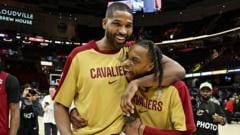 Cavaliers beat Bulls seal top spot in East Cavaliers beat Bulls seal top spot in East