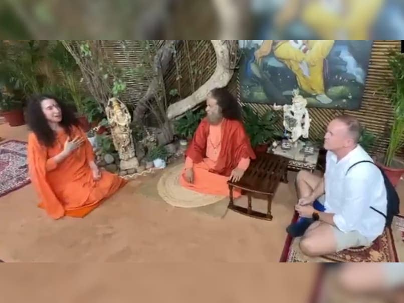 RCB Coach Andy Flower Meets Swami Chidanand Saraswati In Rishikesh After Team’s Maiden IPL win RCB Coach Andy Flower Meets Swami Chidanand Saraswati In Rishikesh After Team’s Maiden IPL win